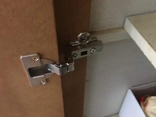 【地域密着店　自社施工】経験20年　丁寧に迅速な対応を心掛けます。サービスの画像