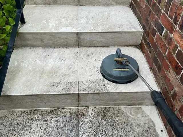 ☆頑固な汚れも撃破☆外壁・塀洗浄もご相談下さい☆もしもの為に損害保険加入店☆サービスの画像