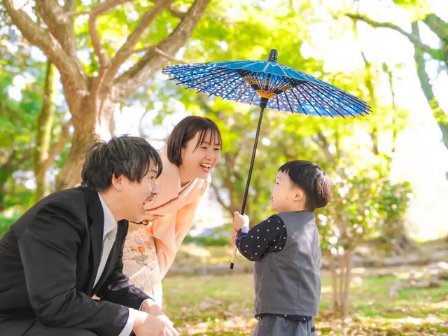 女性カメラマンが撮影いたします。土日祝の空きあります！護国神社の撮影経験が豊富！