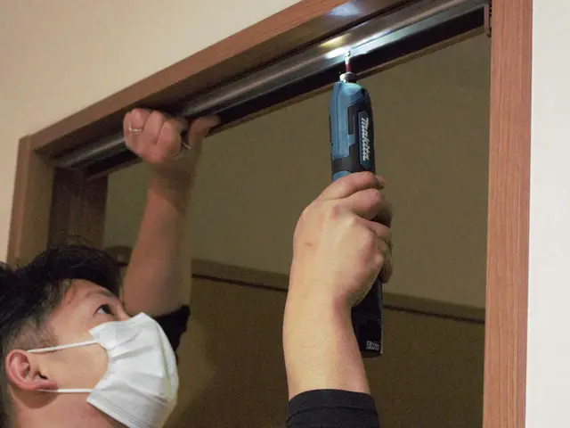 ドア・戸が閉まらない・開かない｜扉の異音・重い、速すぎ遅すぎのストレスを解決！サービスの画像