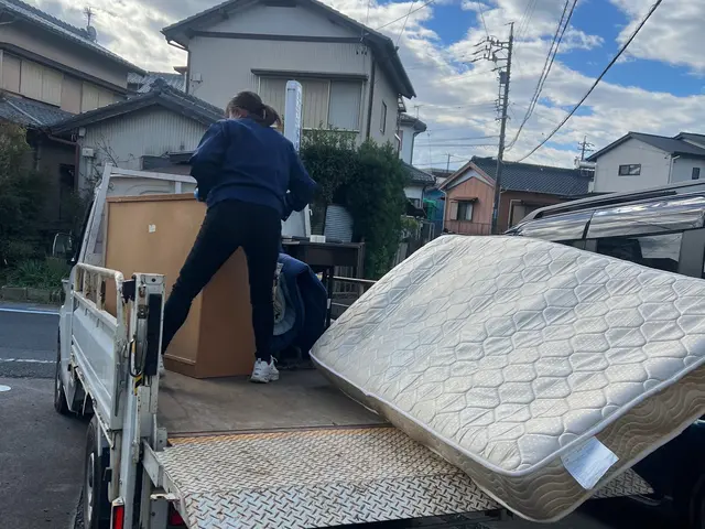 10年以上の実績で対応、安心、安全、会計明朗な不用品回収サービス　最大650KGサービスの画像