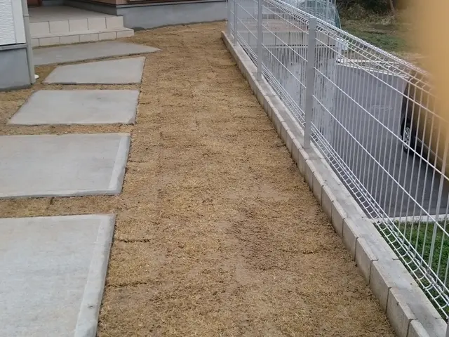 《20年の実績！》早朝・深夜の予約も受け付けています★既存芝撤去込みの料金です。サービスの画像