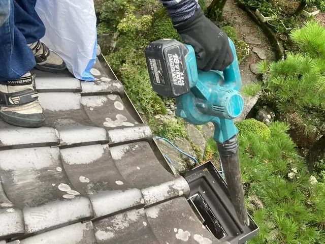 プロの屋根屋が確かな技術で雨樋トラブルを誠実に解決しますサービスの画像