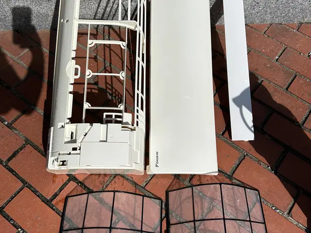 ◤エアコンピカピカにします★◢メーカー依頼も受けていたプロの施工で安心！！サービスの画像