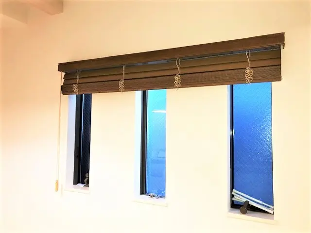 カーテンレール! ロールスクリーン!ブラインドその他取り付けはお任せください。サービスの画像