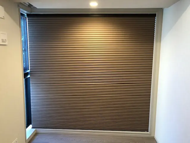 カーテンレール! ロールスクリーン!ブラインドその他取り付けはお任せください。サービスの画像