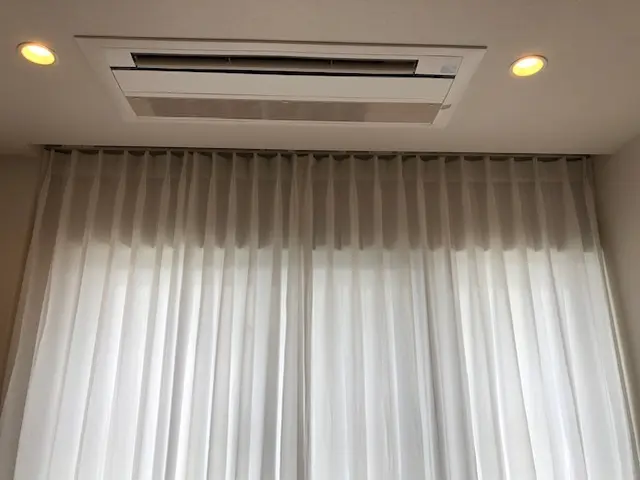 カーテンレール! ロールスクリーン!ブラインドその他取り付けはお任せください。サービスの画像