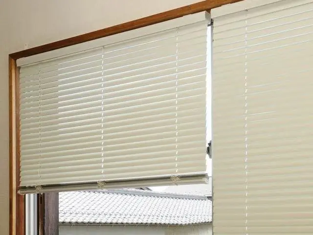 カーテンレール! ロールスクリーン!ブラインドその他取り付けはお任せください。サービスの画像