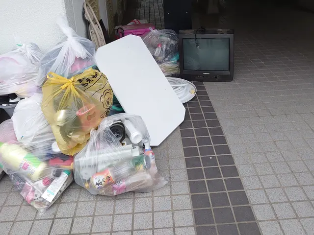 料金を限界まで下げさせていただく為に作業は最低スタッフ数とピストンの往復作業！サービスの画像