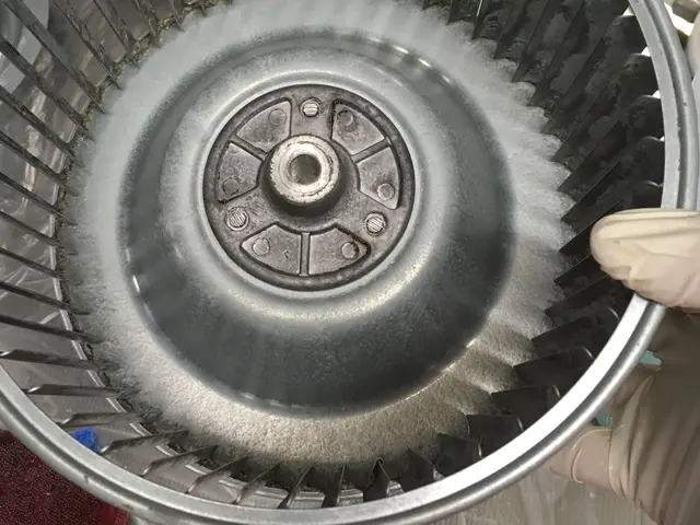 【丁寧な作業をお約束】普段清掃が困難なレンジフード内、ピカピカ・ツルツルにしますサービスの画像