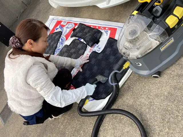 車内の臭いと汚れ、プロが徹底洗浄！嘔吐・タバコ・灯油・ペット臭も徹底解決！サービスの画像