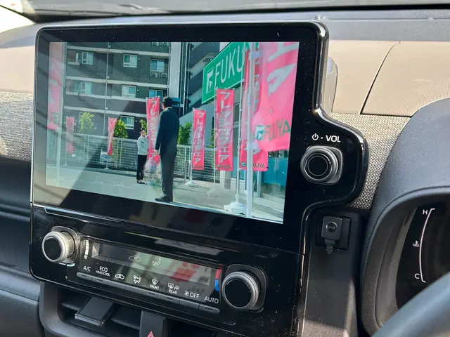 ご自宅にいながら、家事やお仕事の合間に取り付け交換いたします。必ず型式のご連絡をサービスの画像