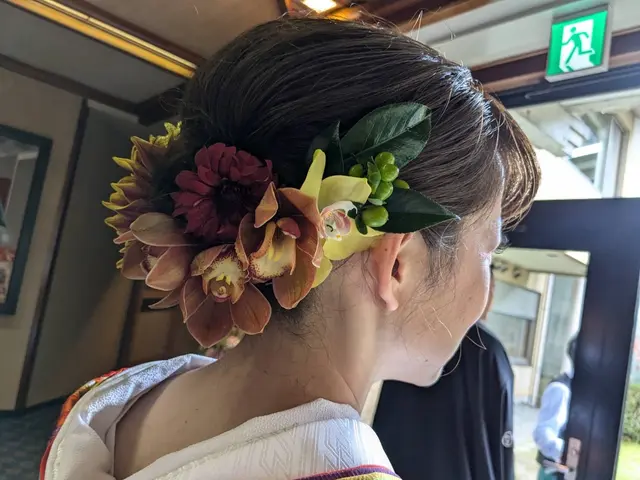 長年の婚礼お支度の経験を生かし、ヘアメイクの技術をご提供いたしたます｡