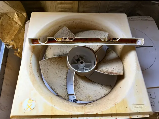 ☆頑固な油汚れお任せ下さい！プロの手で蘇るレンジフードクリーニング☆サービスの画像