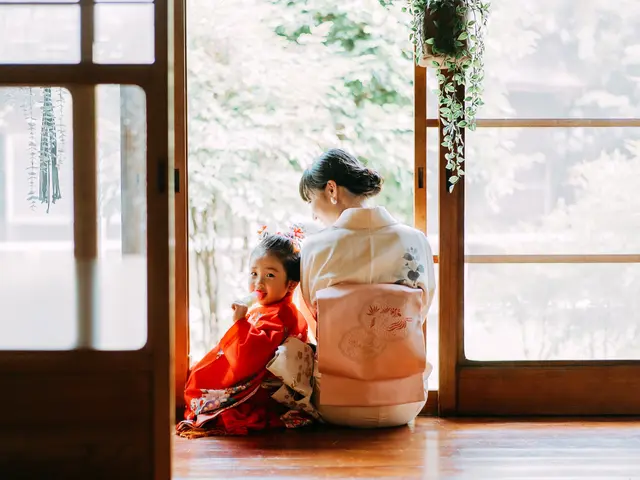 その子らしさを大切にした家族写真。こどもたちの自然な姿を残します。撮影実績600サービスの画像