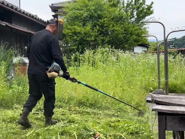 あっ!!  草刈りしなきゃ!!サービスの画像