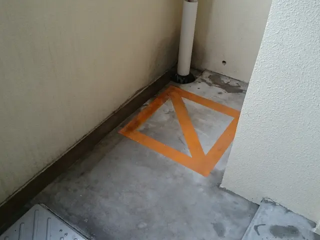 夫婦2人で訪問！役割分担で作業が速い。高圧洗浄で排水口、室外機裏までキレイに！サービスの画像