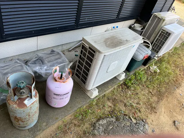 ルームエアコンの機種に適したガス補充サービスの画像