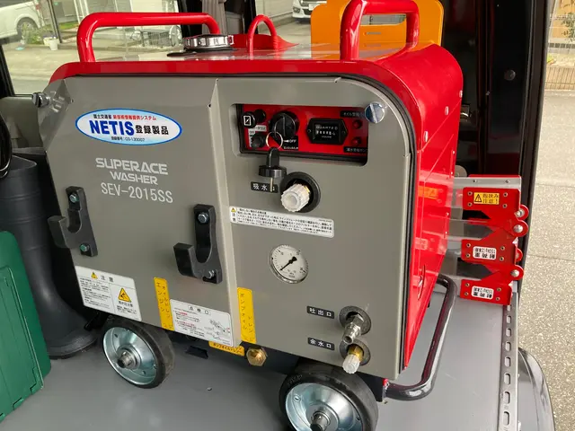 テナントビルの高圧洗浄はお任せください。　＊工事保険加入済みサービスの画像