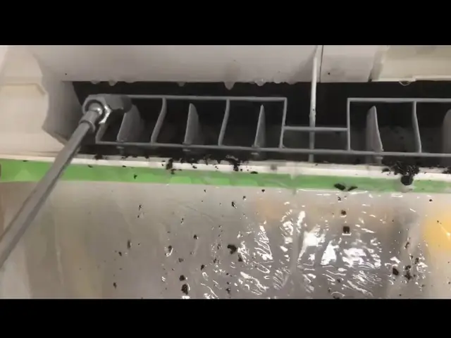 【業歴10年以上】複数台のご利用で各エアコン抗菌・防カビ剤を無料で施工します！！サービスの画像