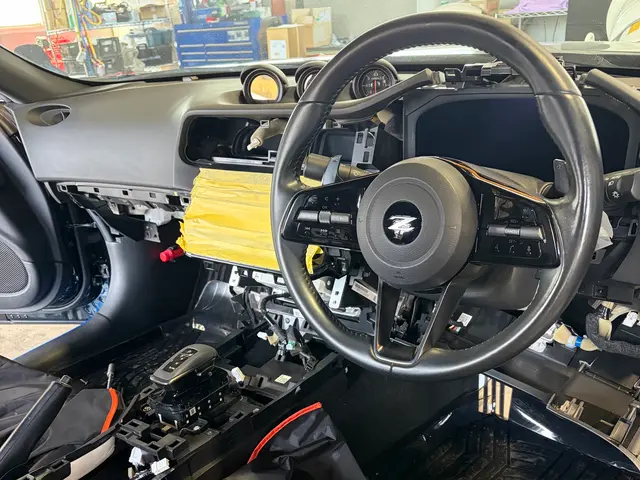 【自動車電装店】年間５００台以上の作業実績！車の電気のプロが拘って作業します。サービスの画像
