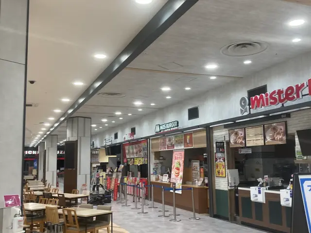 ◆作業外注なし、完全自社施工です◆現状にあった壁紙選びのご提案、施工をしますサービスの画像