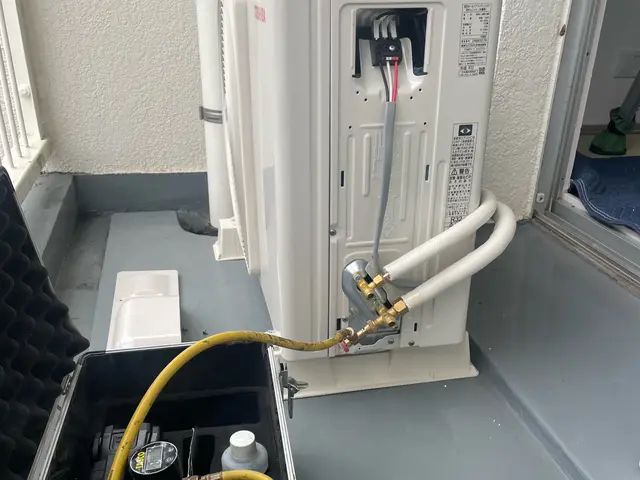 エアコン取り外し、回収有りの料金となります。処分無料です。サービスの画像