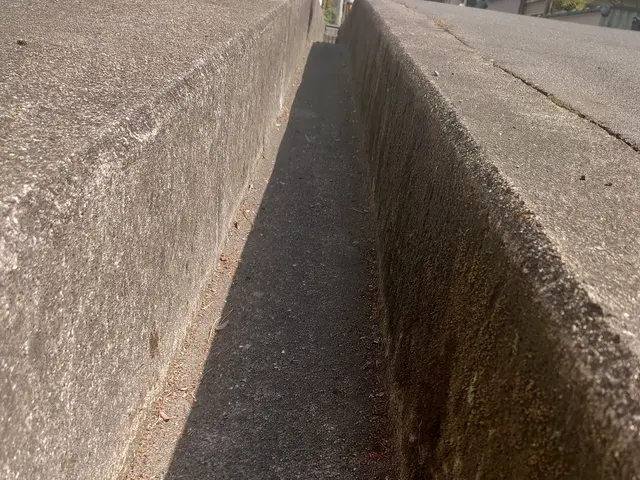 役所や施設の委託業務経験あり！高圧洗浄機が使えない場所でもお任せください！サービスの画像