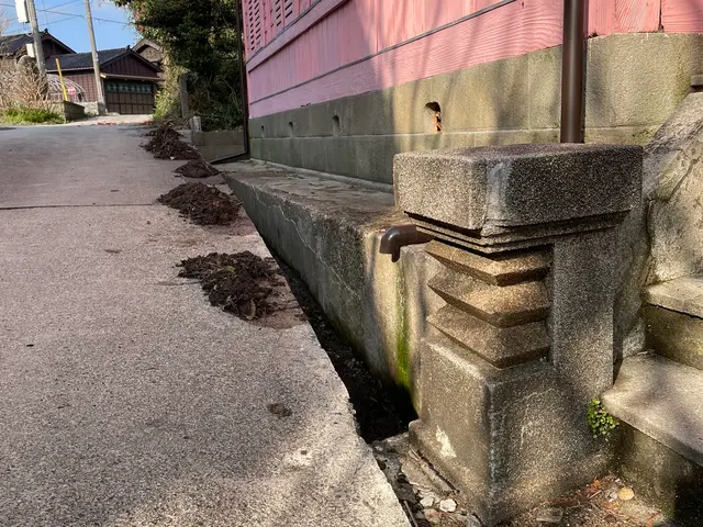 役所や施設の委託業務経験あり！高圧洗浄機が使えない場所でもお任せください！サービスの画像