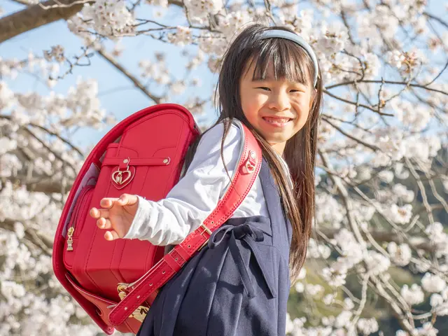 お子様の目線に合わせた笑顔溢れる家族写真を１週間以内スピード納品