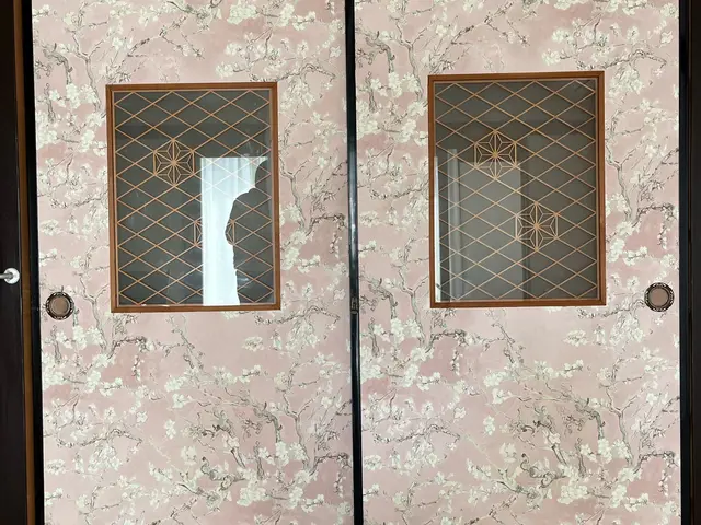 長年の経験と知識でご満足頂けるサービスを提供いたします。ふすま専門店サービスの画像