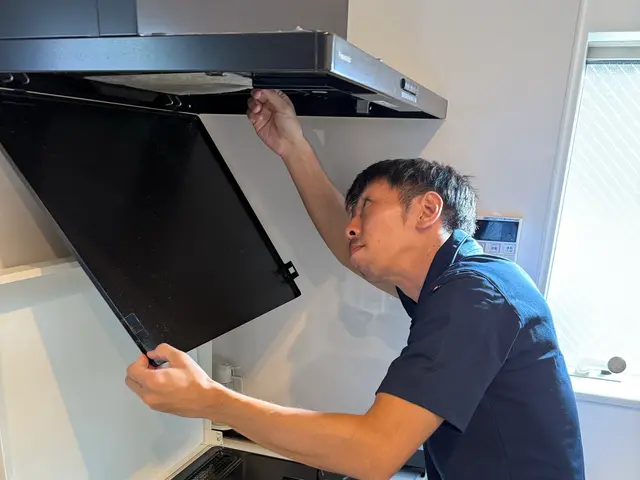 自分が直接伺います★プロの仕事でピカピカのレンジフードに！！サービスの画像