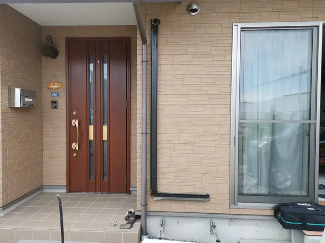 家庭用エアコン取り外し工事。引き取り無し、写真の第二種電気工事士にお任せ下さい。サービスの画像