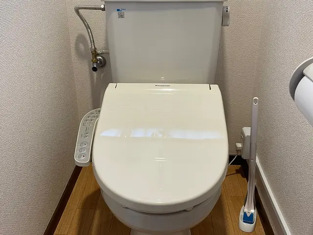 【業歴10年の経験と実績】温水洗浄便座交換取付け  店長の私がお伺い致します!!サービスの画像