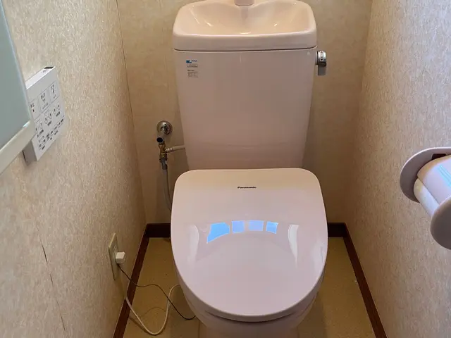 【業歴10年の経験と実績】温水洗浄便座交換取付け  店長の私がお伺い致します!!サービスの画像