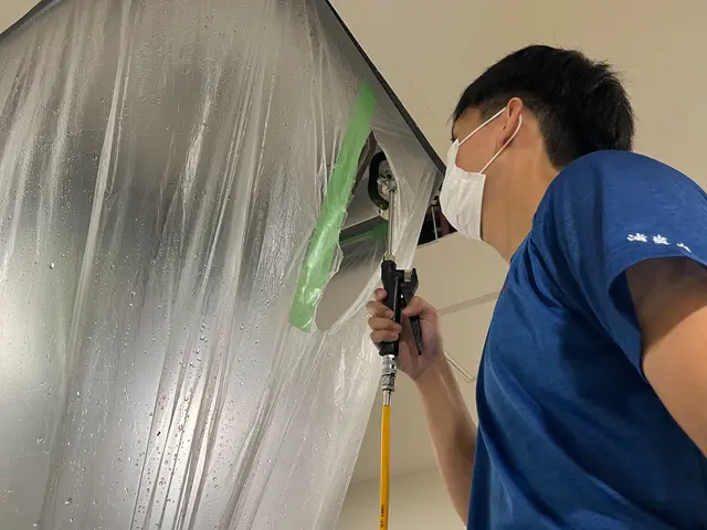 分解施錠で徹底的にキレイ☆店舗の清掃高所対応《天井埋込タイプ》高所でも対応可能サービスの画像