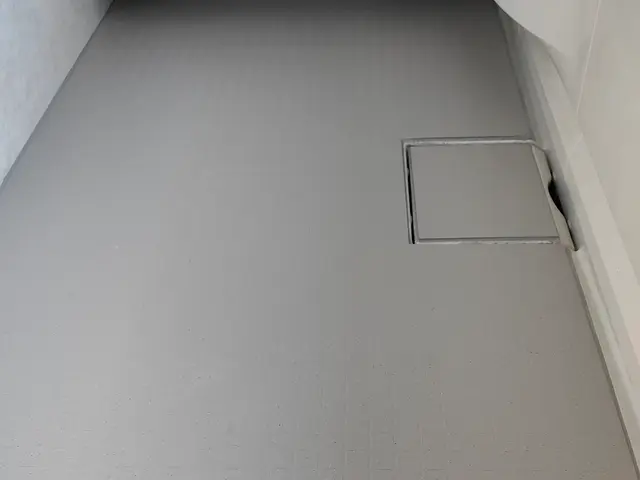 浴室床シート貼り　お客様のご要望に応じた対応可能。お時間等調整可能サービスの画像