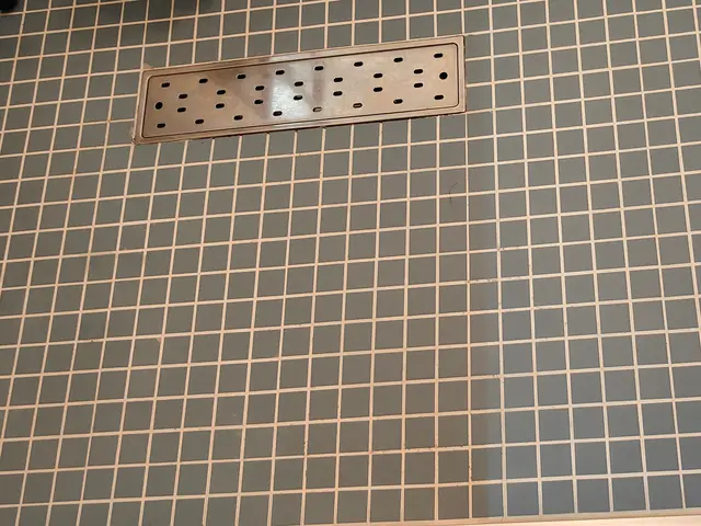 浴室床シート貼り　お客様のご要望に応じた対応可能。お時間等調整可能サービスの画像