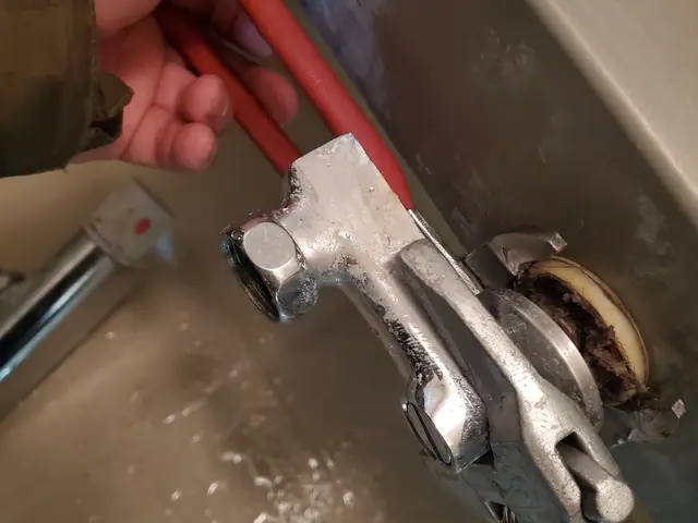 無料駐車場ご用意で300円値引き　大手作業歴15年　損保加入　P当社負担サービスの画像