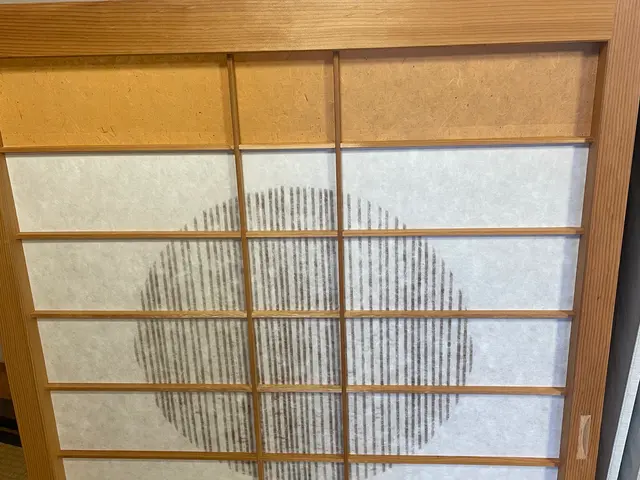 格安にて襖、障子の貼替えを承ります。お気軽にクラフトまでお問い合わせ下さい。サービスの画像