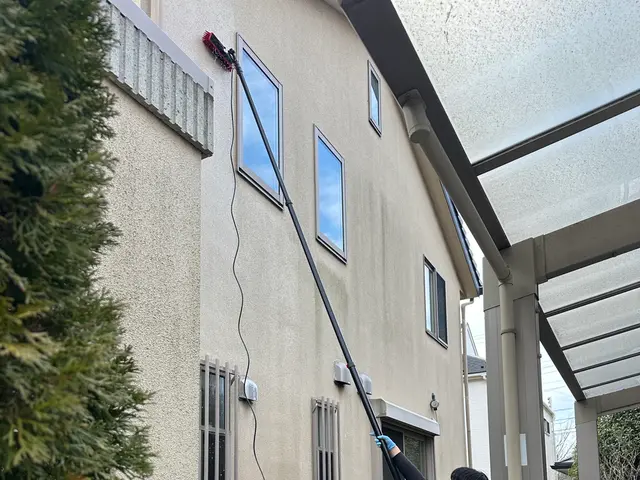 【足場不用の外壁洗浄】追加料金なし、安心の料金説明、丁寧な作業で満足度抜群！サービスの画像