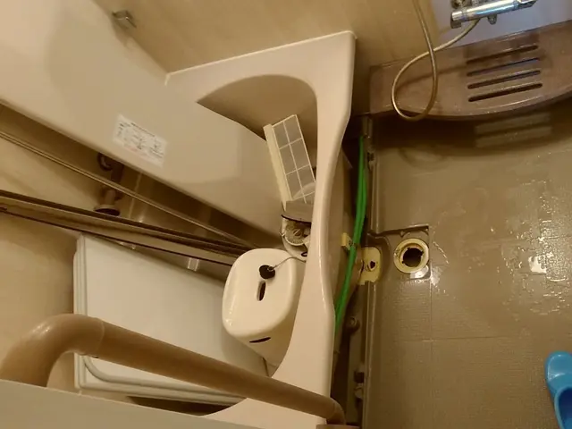 お風呂・浴室クリーニングでカビ・排水溝をしっかりと除去して水栓金具もピカピカサービスの画像