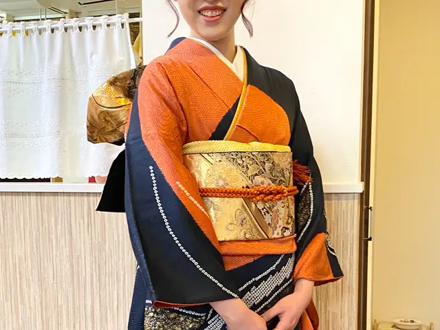 カジュアルからフォーマルまでご指定の場所へ伺い装いのお手伝いをいたします。