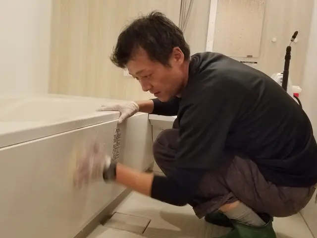 プロに任せたい水回りの2トップ★レンジフードと浴室★9時開始の４時間作業サービスの画像