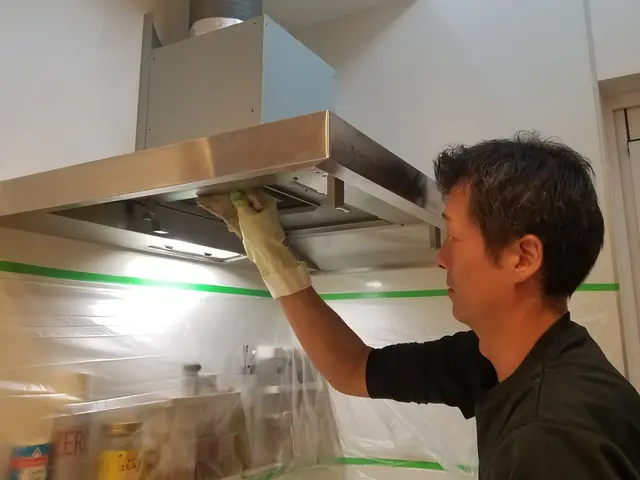 プロに任せたい水回りの2トップ★レンジフードと浴室★9時開始の４時間作業サービスの画像