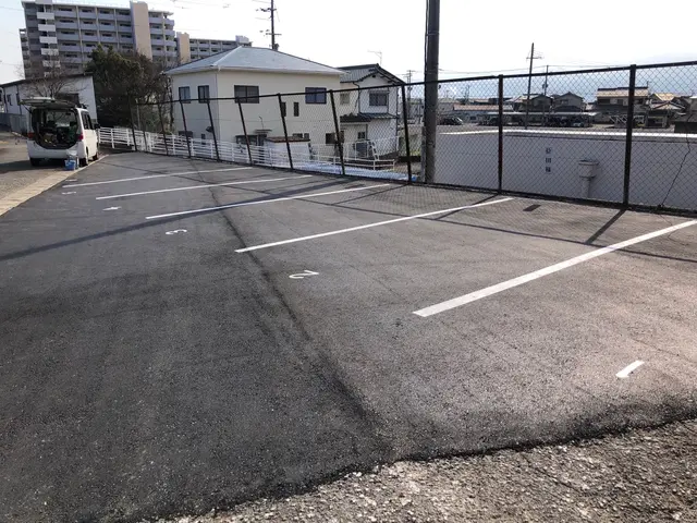 【年中無休】自信の完全自社施工◎駐車場代は当店負担♪サービスの画像