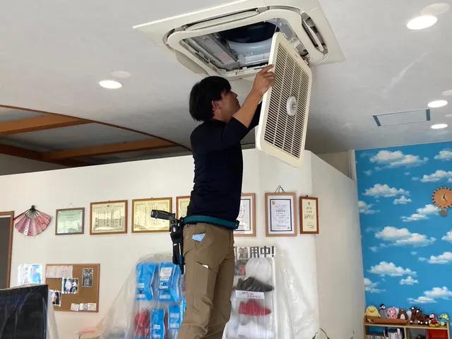 【天井型エアコン】施行に自信あり！キャッシュレスクレジット非接触決済対応します！サービスの画像