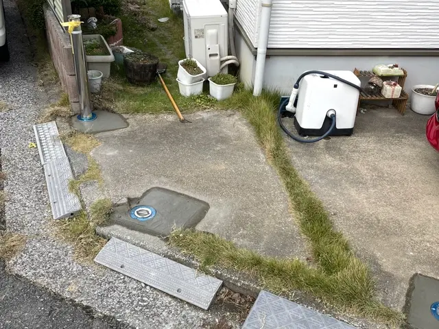 駐車場のポール設置サービスの画像