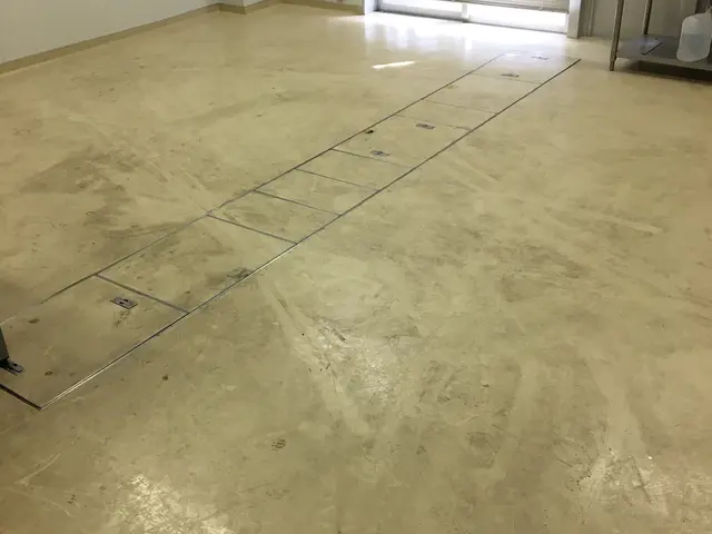 一般家庭、店舗、事務所の床をキレイにします！ビルクリーニング技能士が伺います！サービスの画像