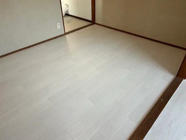 クッションフロア張替え　　　　　　　「最短1日で、古い床から明るい空間へ」サービスの画像